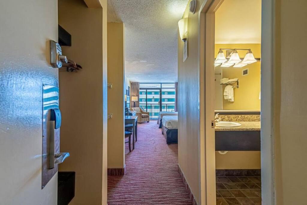 Remodeled Condo, Waterpark View At Landmark Resort Myrtle Beach Exteriör bild