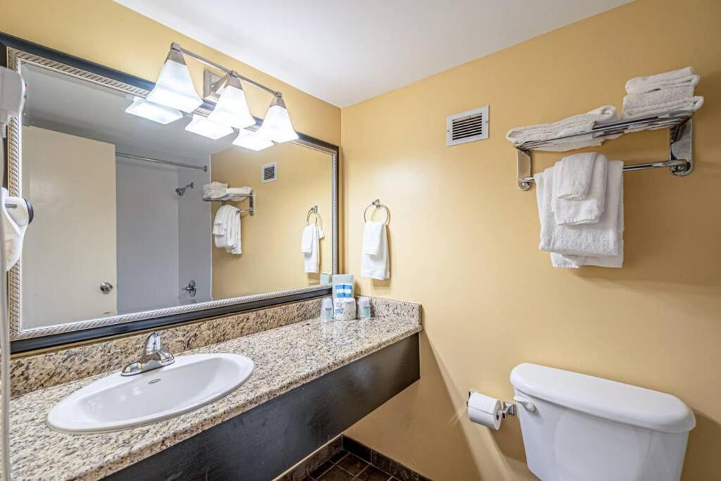 Remodeled Condo, Waterpark View At Landmark Resort Myrtle Beach Exteriör bild